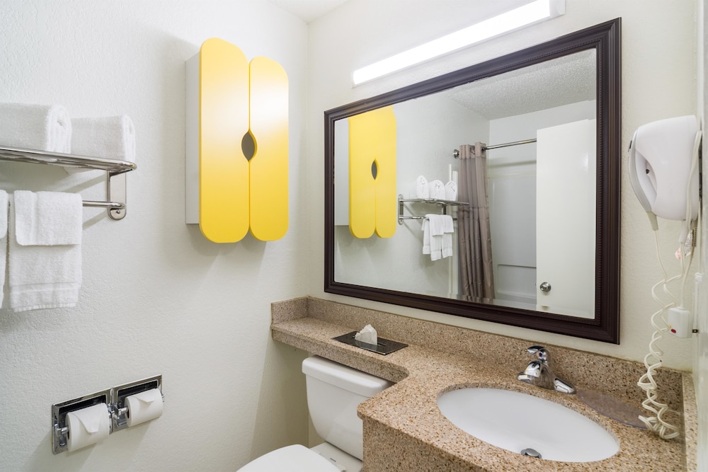 Studio6 Plano, TX - Dallas - Plano Medical Center 57/60