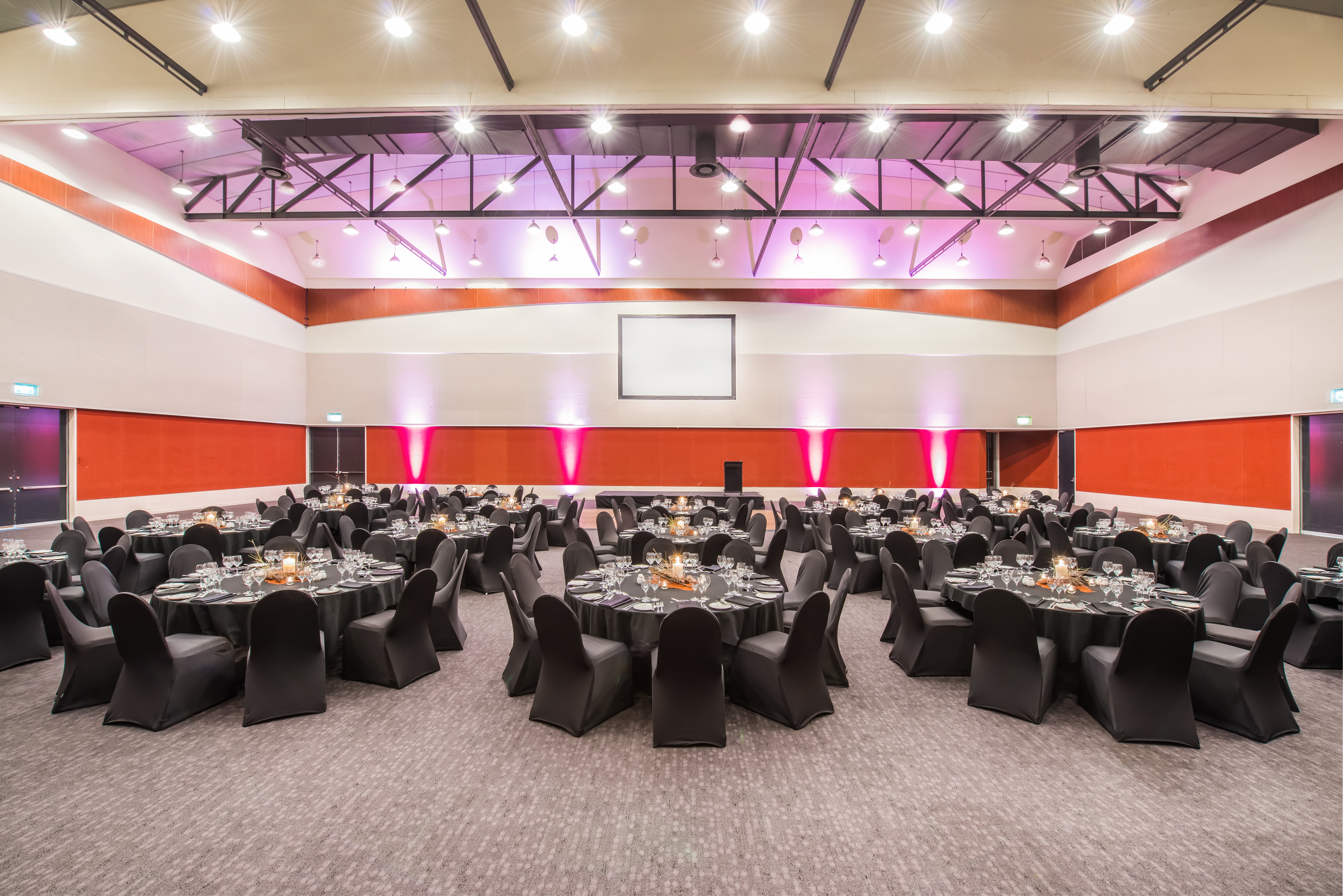 Crowne Plaza Alice Springs Lasseters 51/57