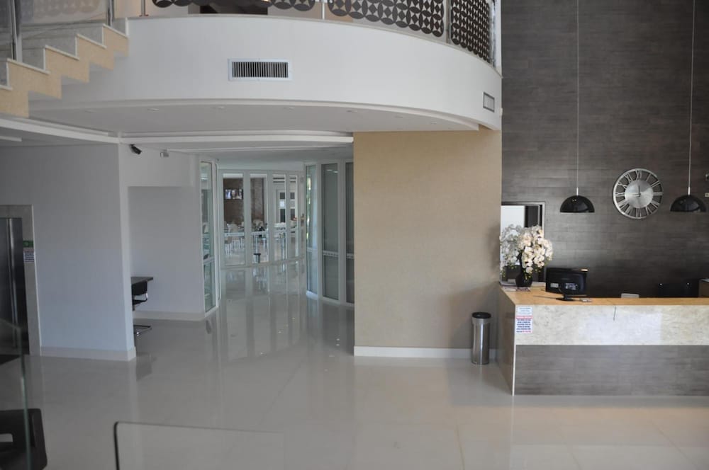 Kamur Plaza Hotel 5/41