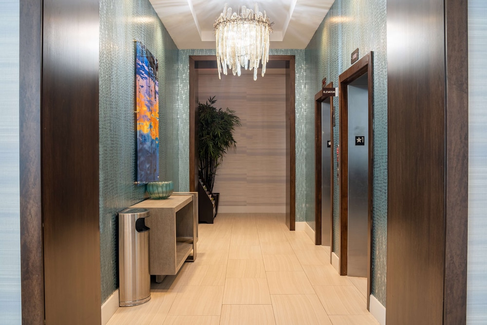 Hyatt Place West Palm Beach/Downtown 35/70