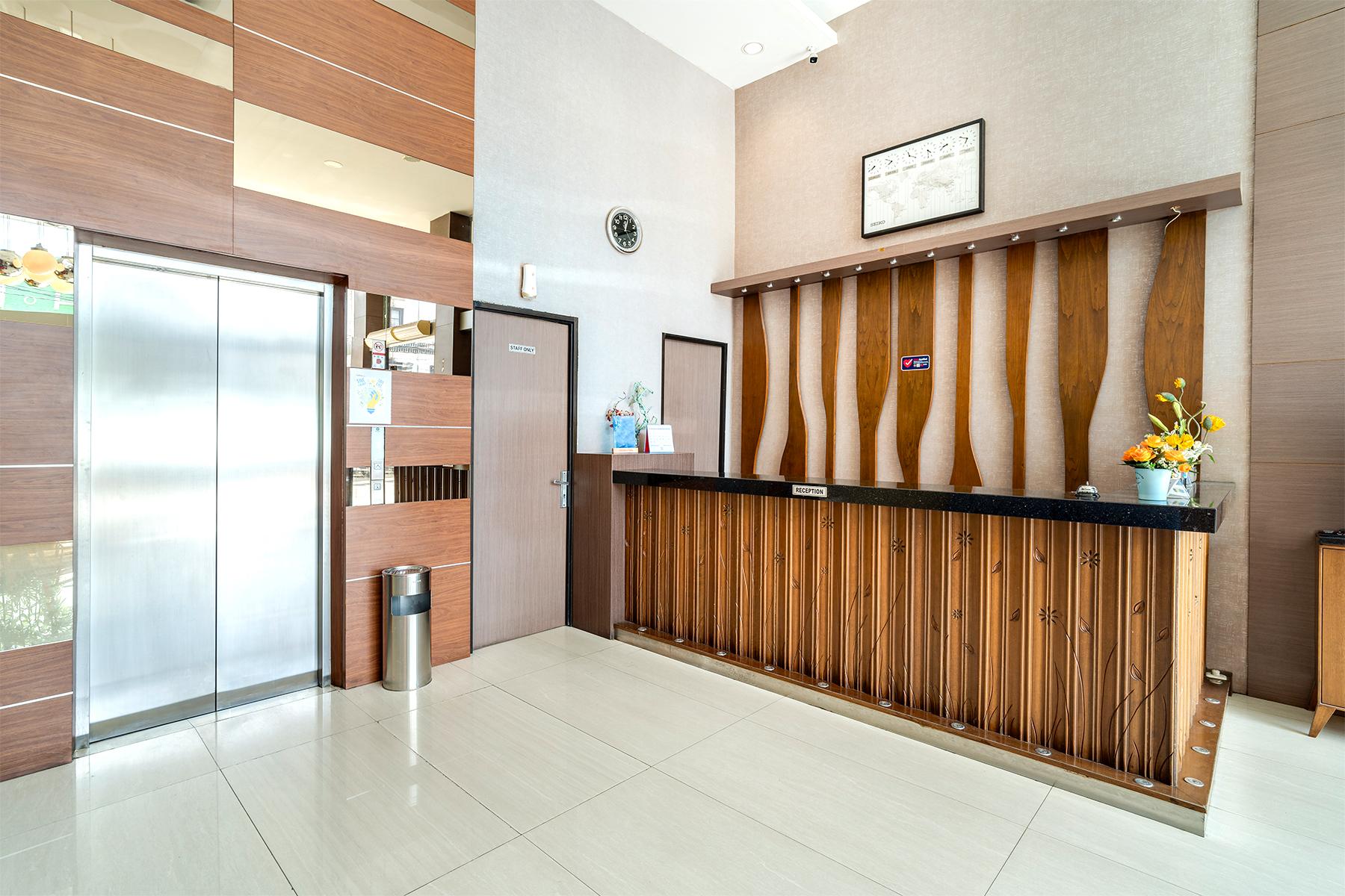Max Hotel Panakkukang Makassar By LIFE 6/30