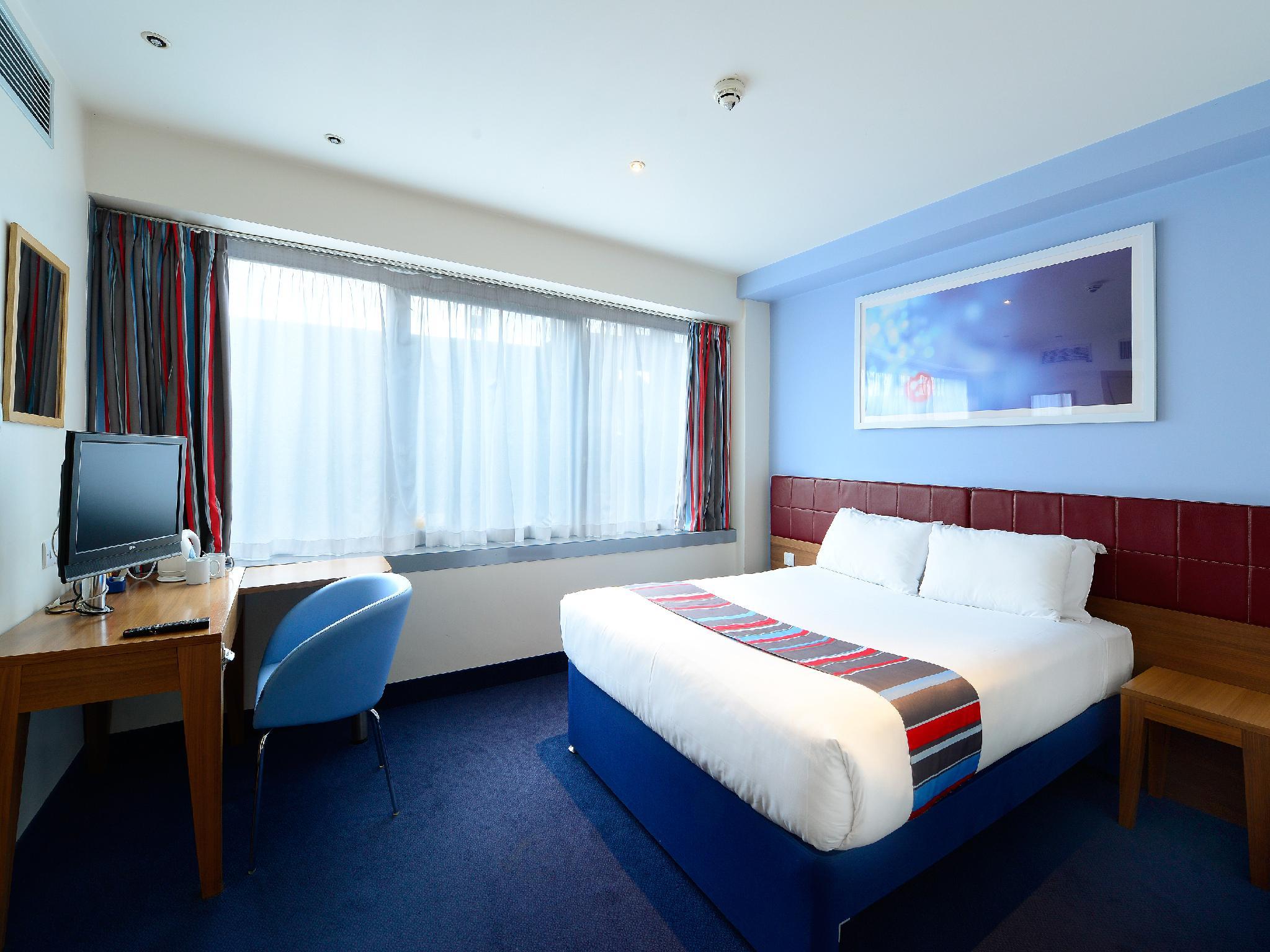 ROOM, DOUBLE BED
