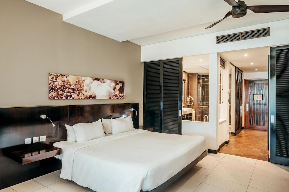 Crystals Beach Resort Belle Mare, a member of Radisson Individuals 19/56