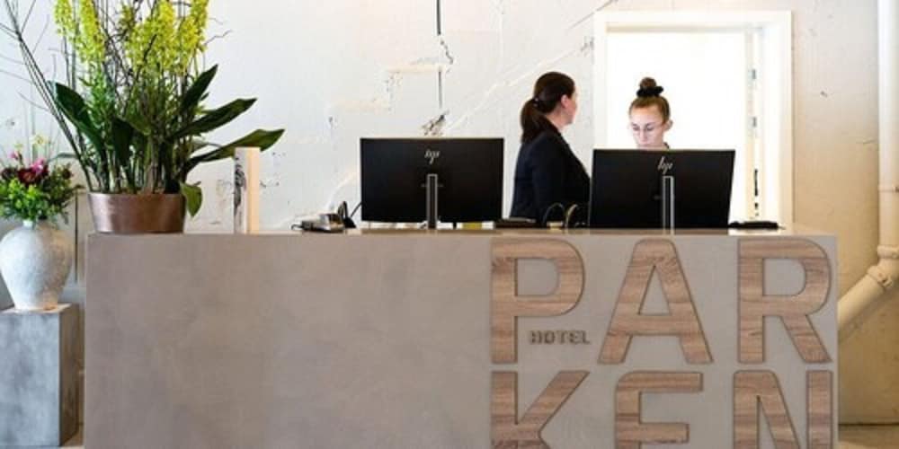 Thon Hotel Parken 2/20