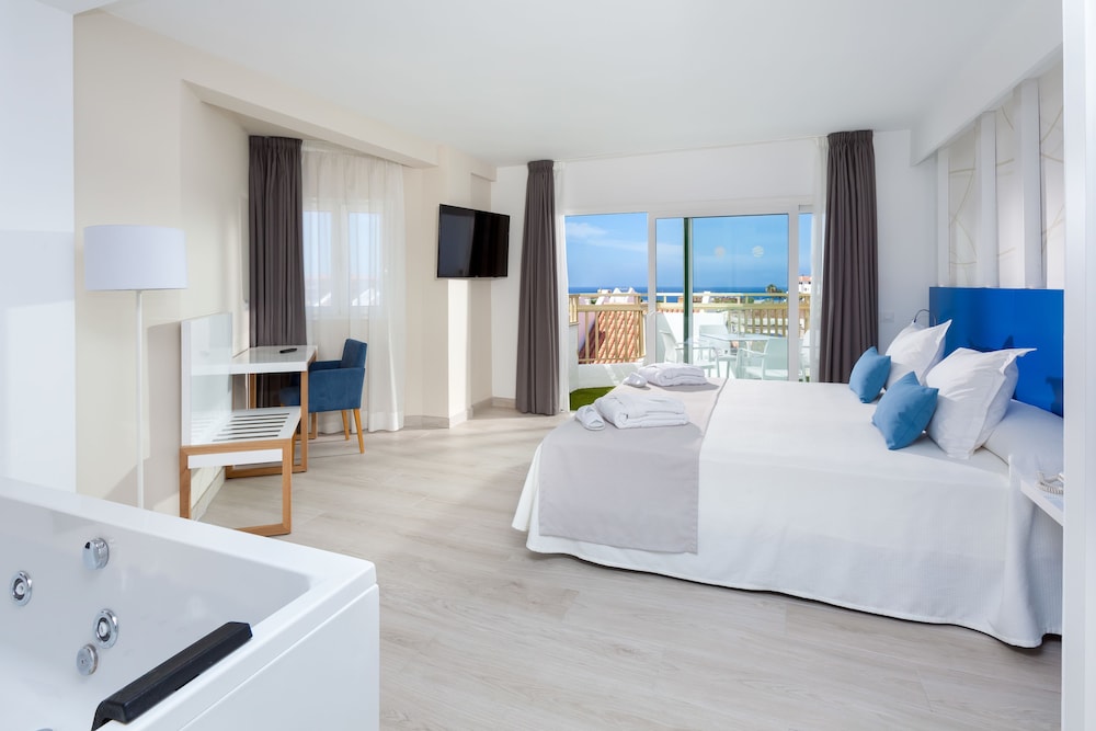 Playaolid Suites And Apartments 8/45