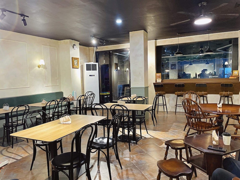 The Pub Hotel 42/48