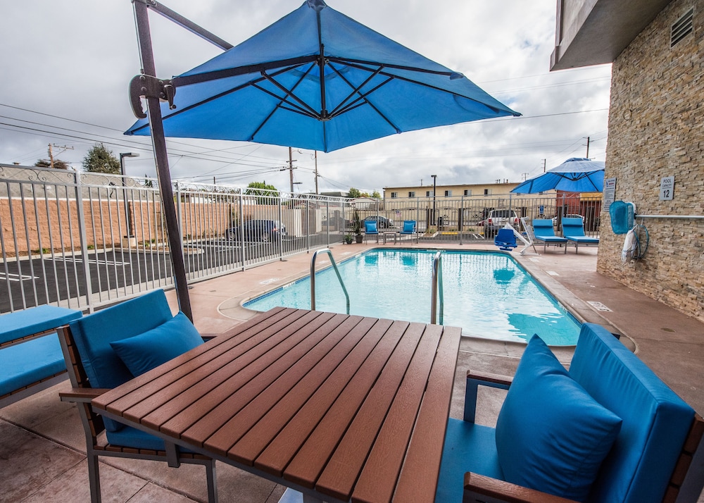 Best Western Plus Gardena Inn & Suites 30/36