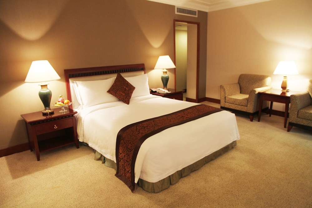 The Pavilion Hotel 20/50