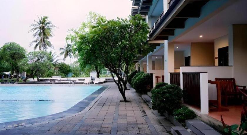Pantai Indah Resort Hotel Timur 45/47