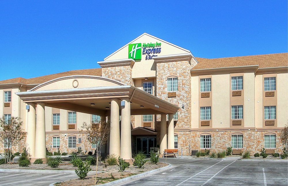 Spark by Hilton Pecos 2/33