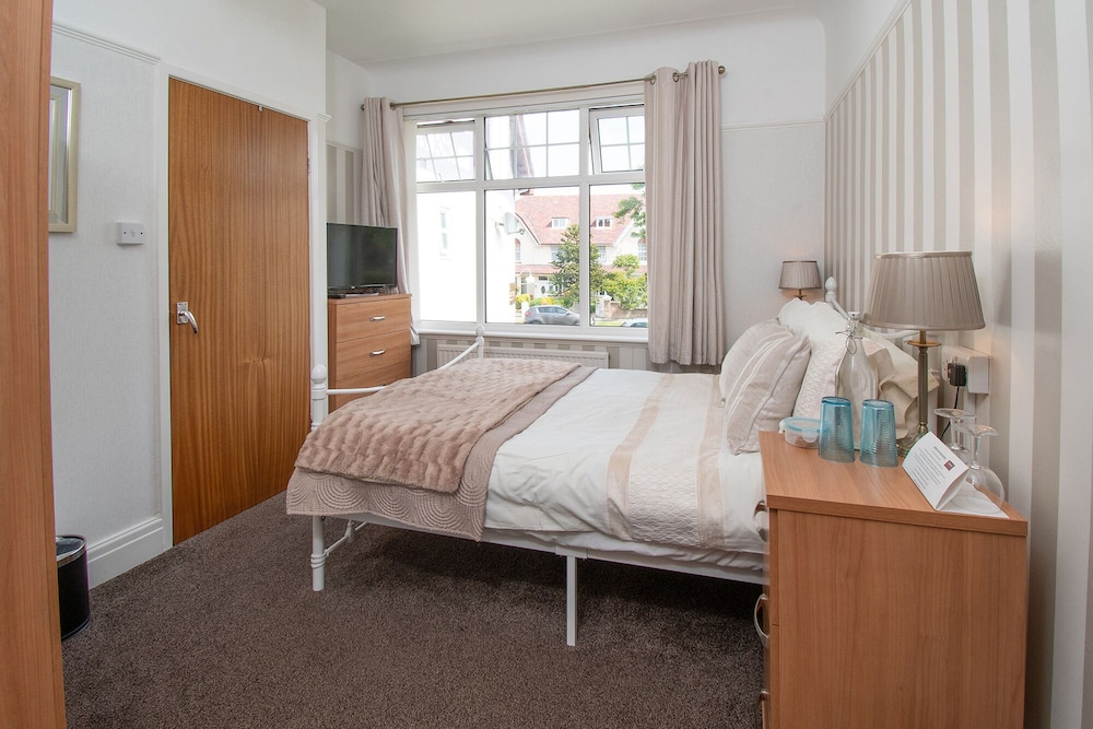 Rosaire Guest House 12/43