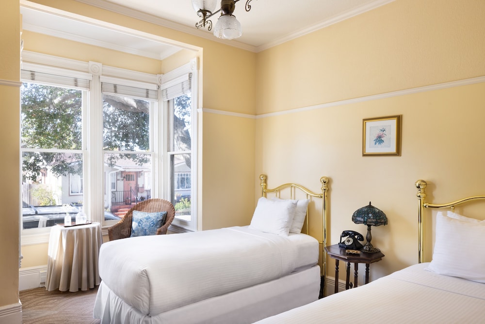 Centrella Inn 19/67