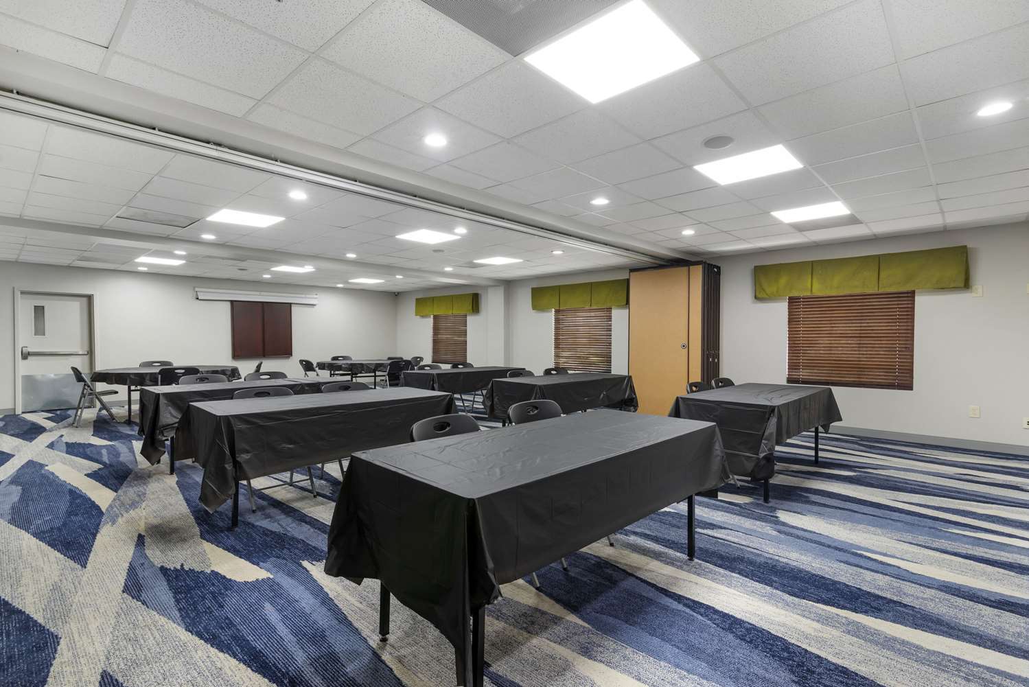 Comfort Suites Atlanta Airport 12/14