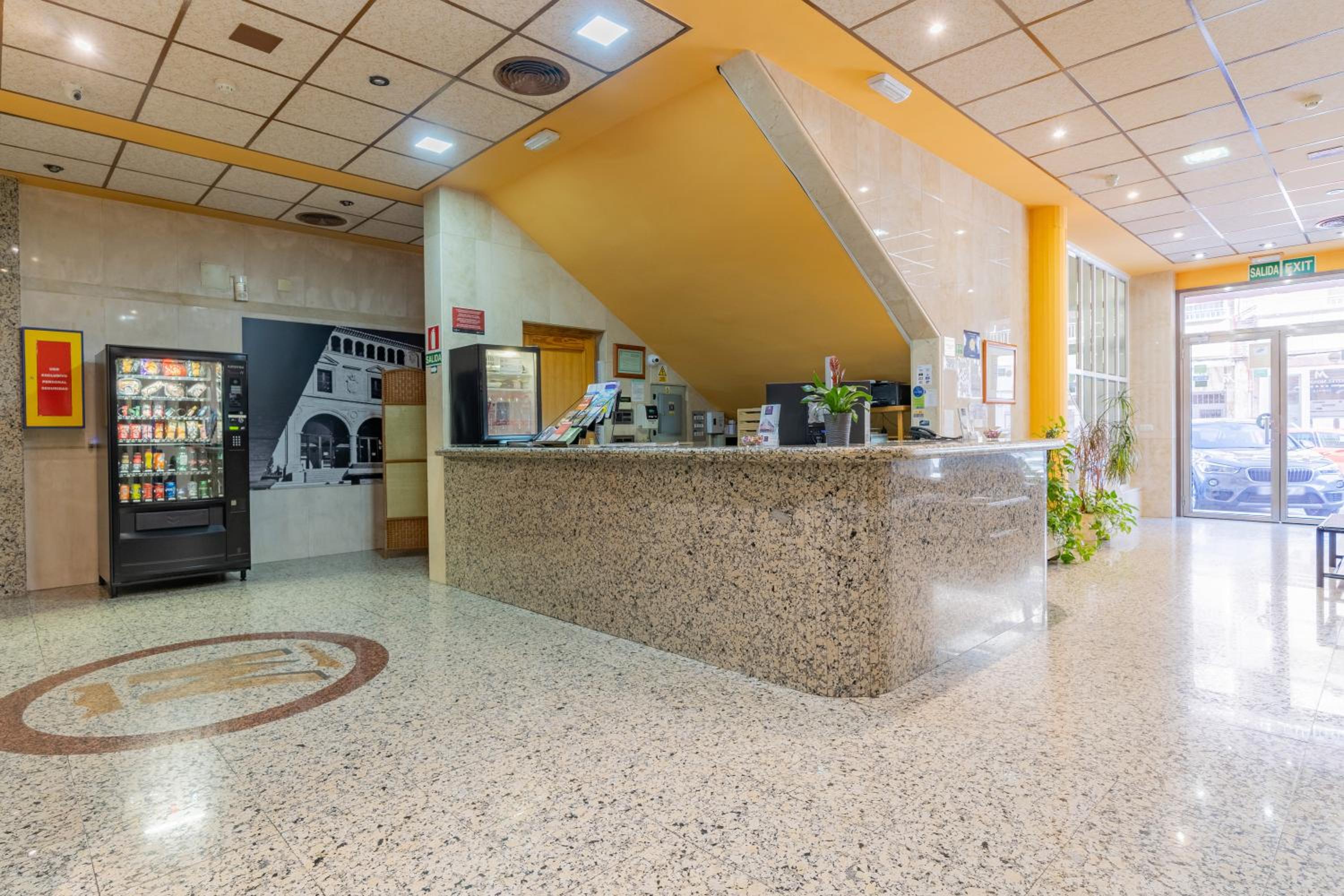 HOTEL MONREAL 8/50
