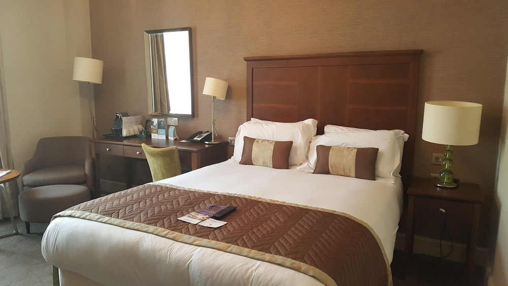 Mercure Salisbury White Hart Hotel 14/71