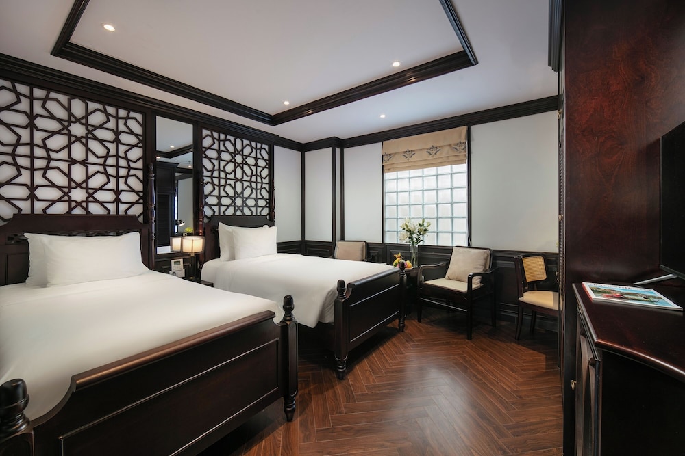 DELUXE, TWIN BEDS