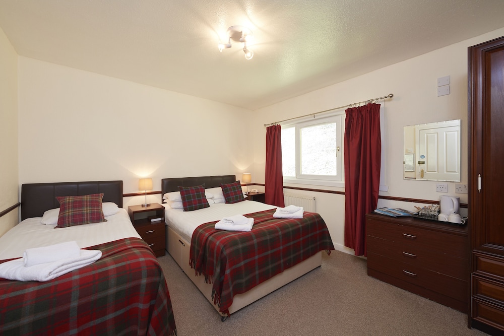 Loch Ness Clansman Hotel 7/50
