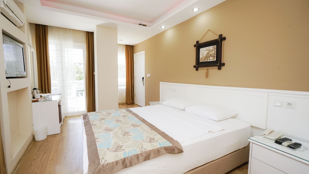 Lara World Hotel 5/34