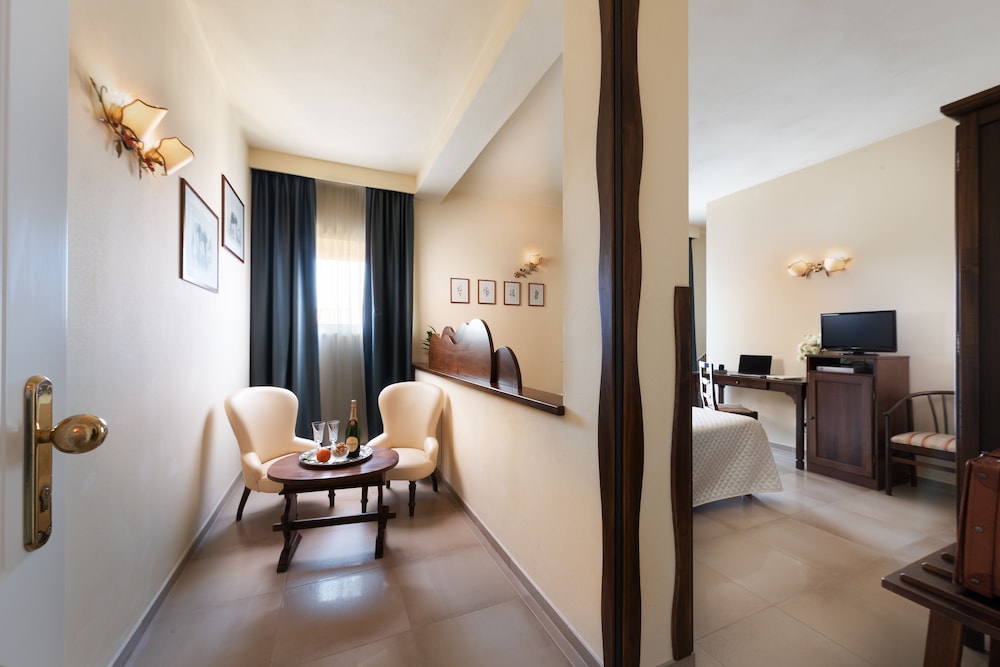 Hotel Corsignano 46/72
