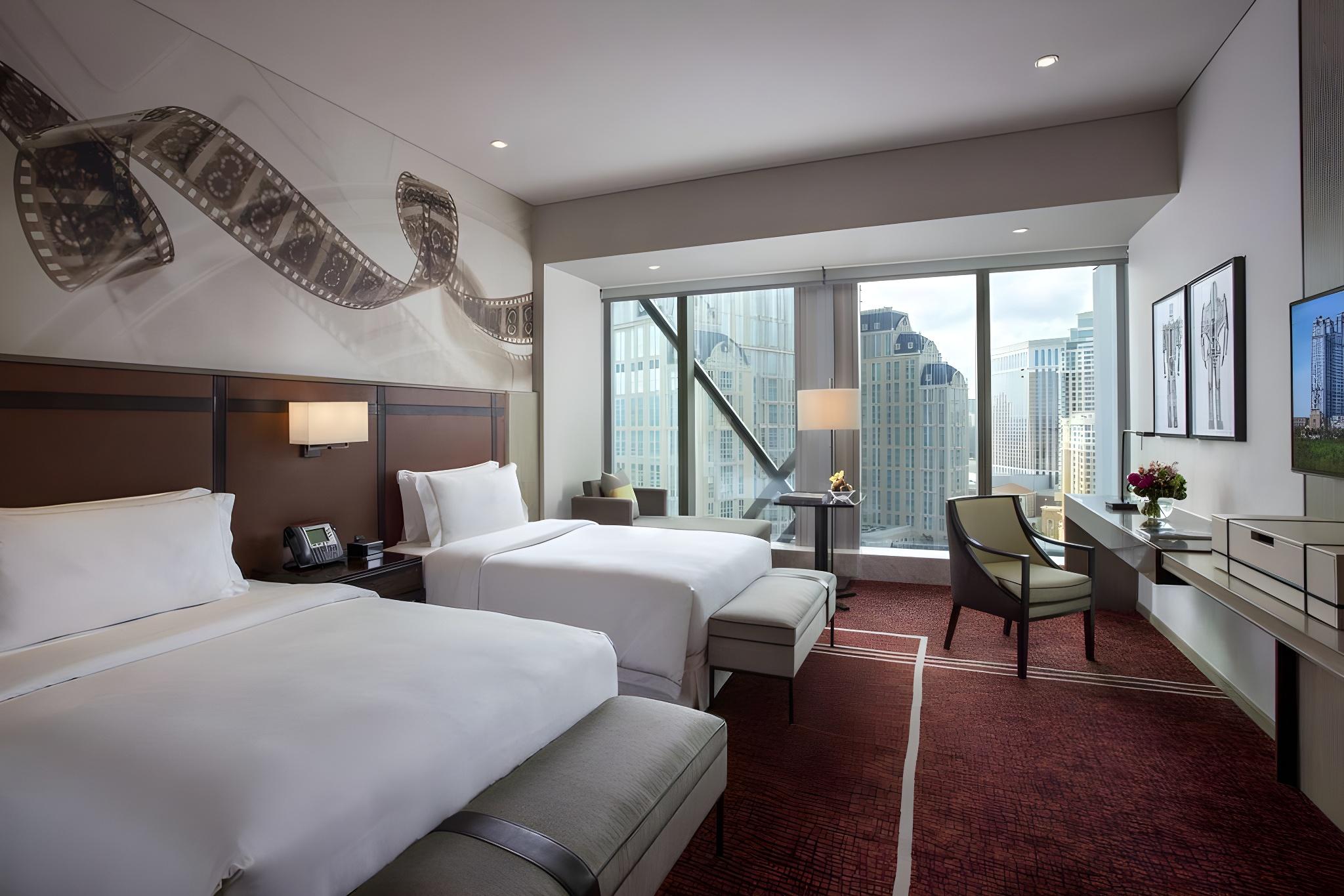 Celebrity, Vista Room