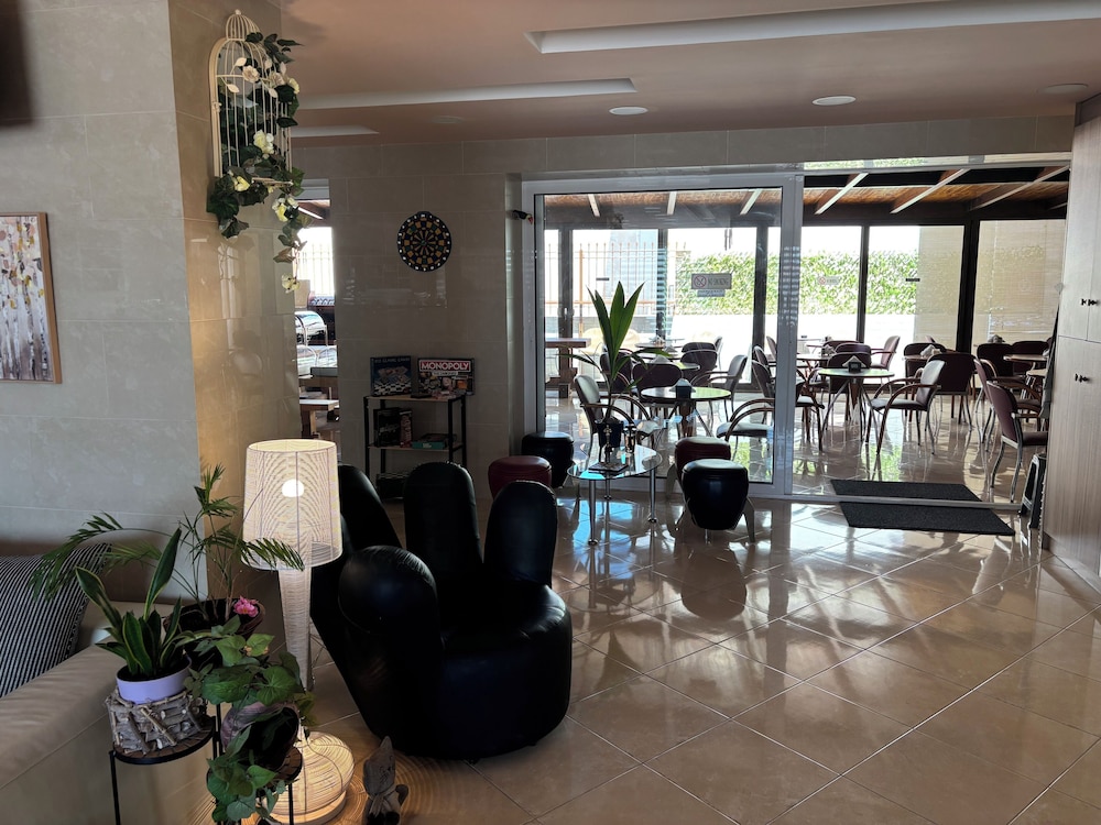 Nikolakakis Rooms Lavrio 40/65
