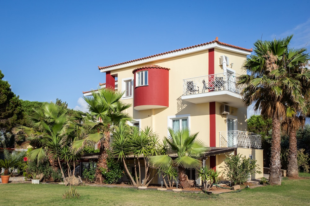 Irida Resort Suites 6/78