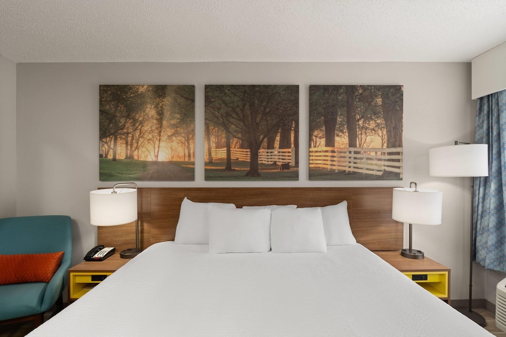 Days Inn by Wyndham Clanton, AL 23/40