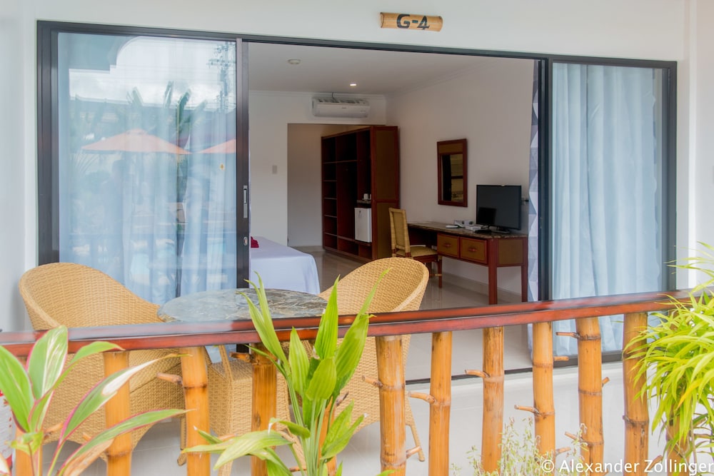 Alona Vida Beach Hill 19/44