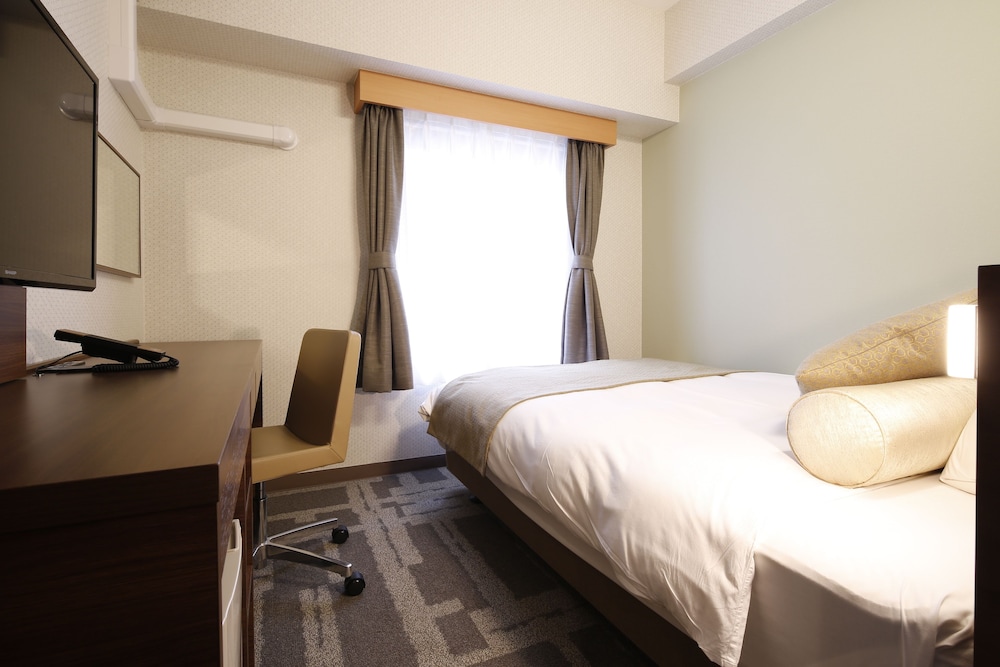 SEMI ROOM, SEMI DOUBLE BED, SMOKING