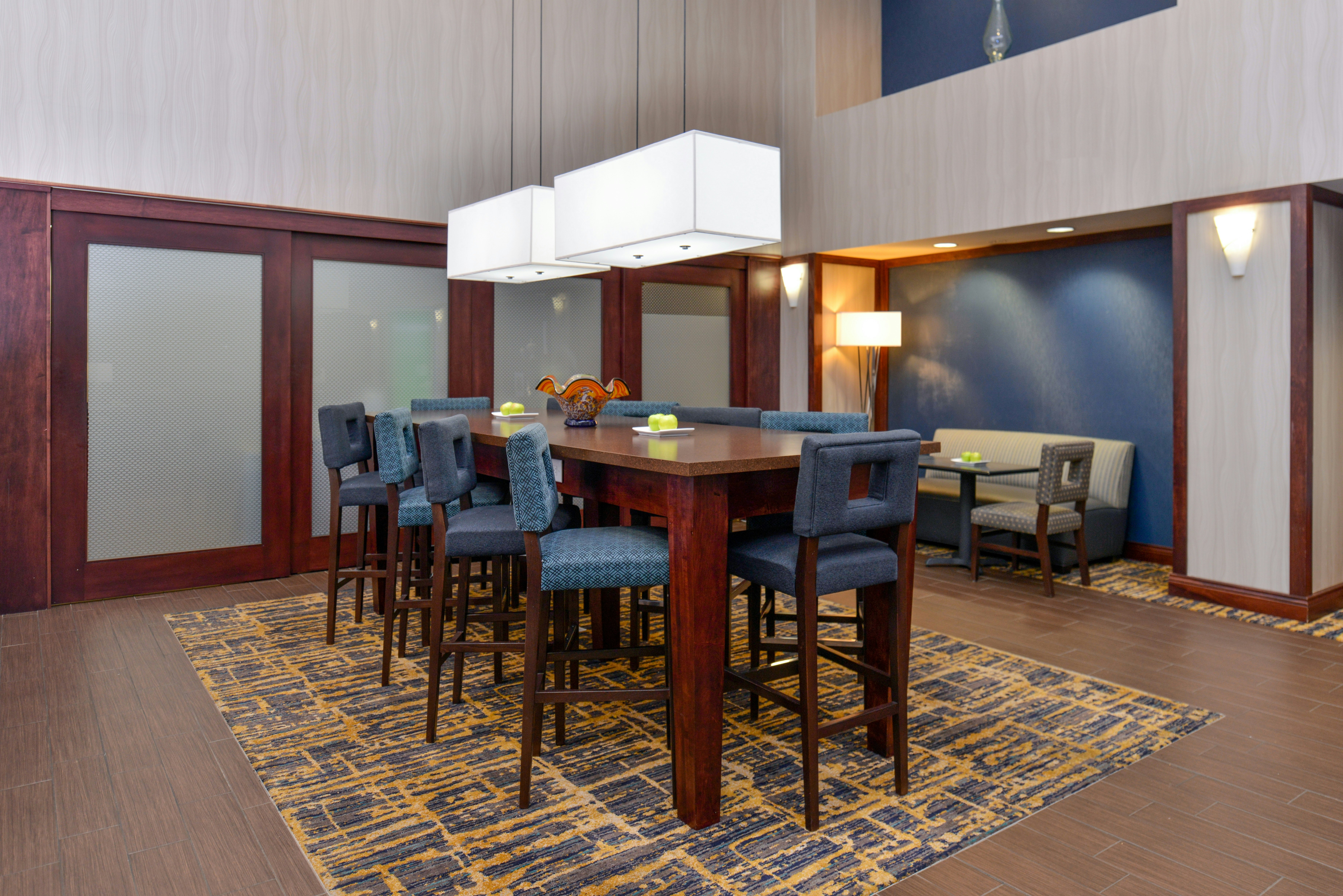 Hampton Inn and Suites Muncie 32/43