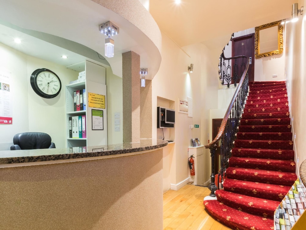 Notting Hill Gate Hotel 6/38