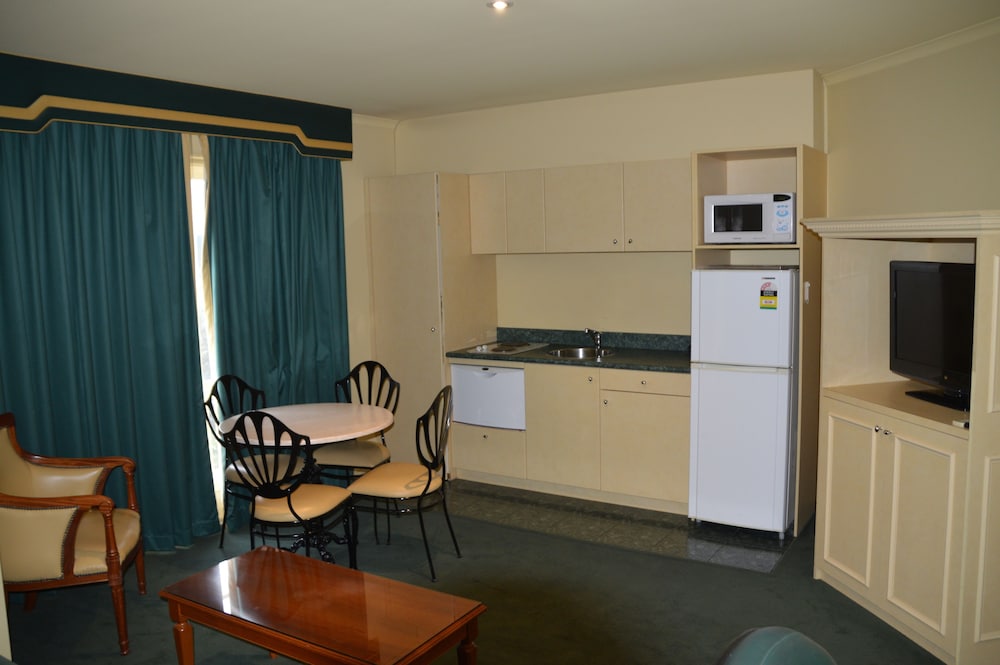 ROWVILLE INTERNATIONAL HOTEL 28/46