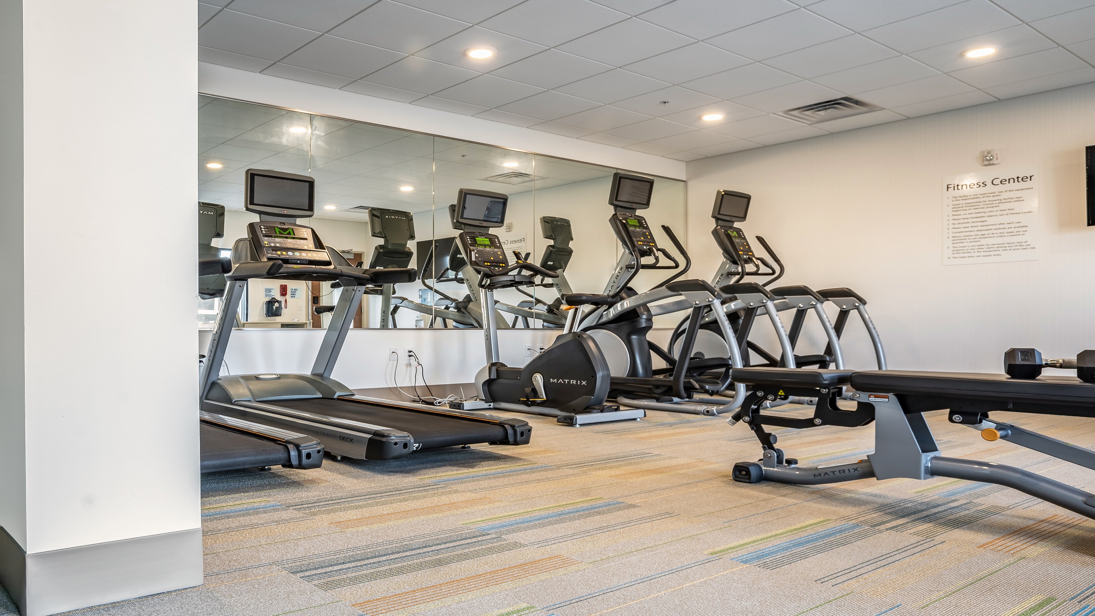 HOLIDAY INN EXPRESS & SUITES PLATTEVILLE 35/49