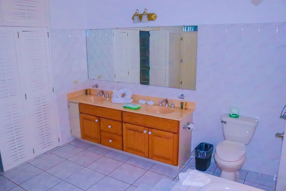 Pink Rock Bed & Breakfast 5/58