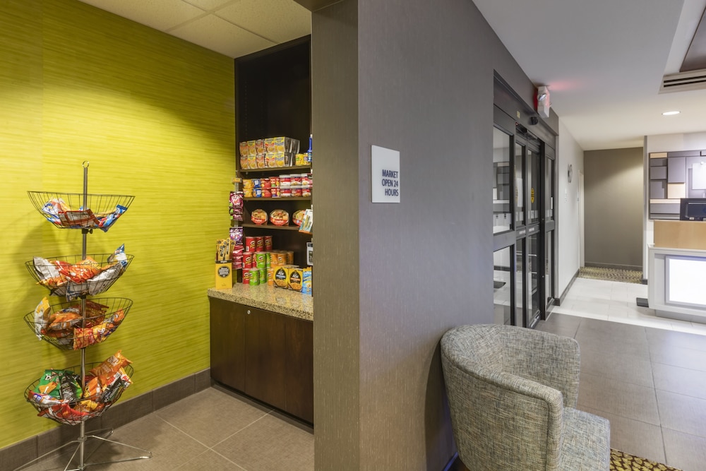Holiday Inn Express Hotel and Suites Hays 49/53
