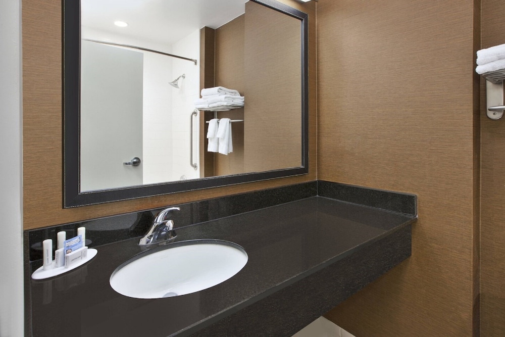 جناح بغرفة نوم واحدة، Fairfield Inn Suites Milwaukee Downtown 3/3