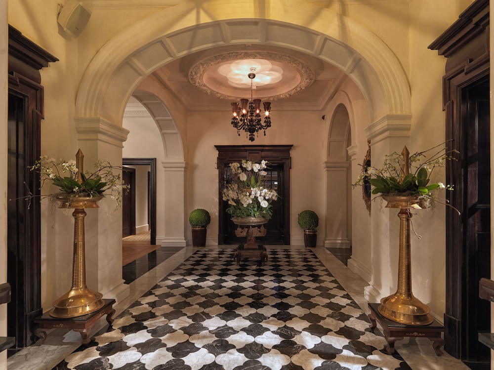 THE LALIT LONDON 9/72