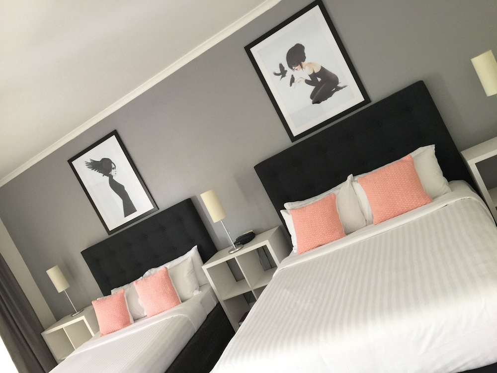 Caledonian Motel Hotel 13/38