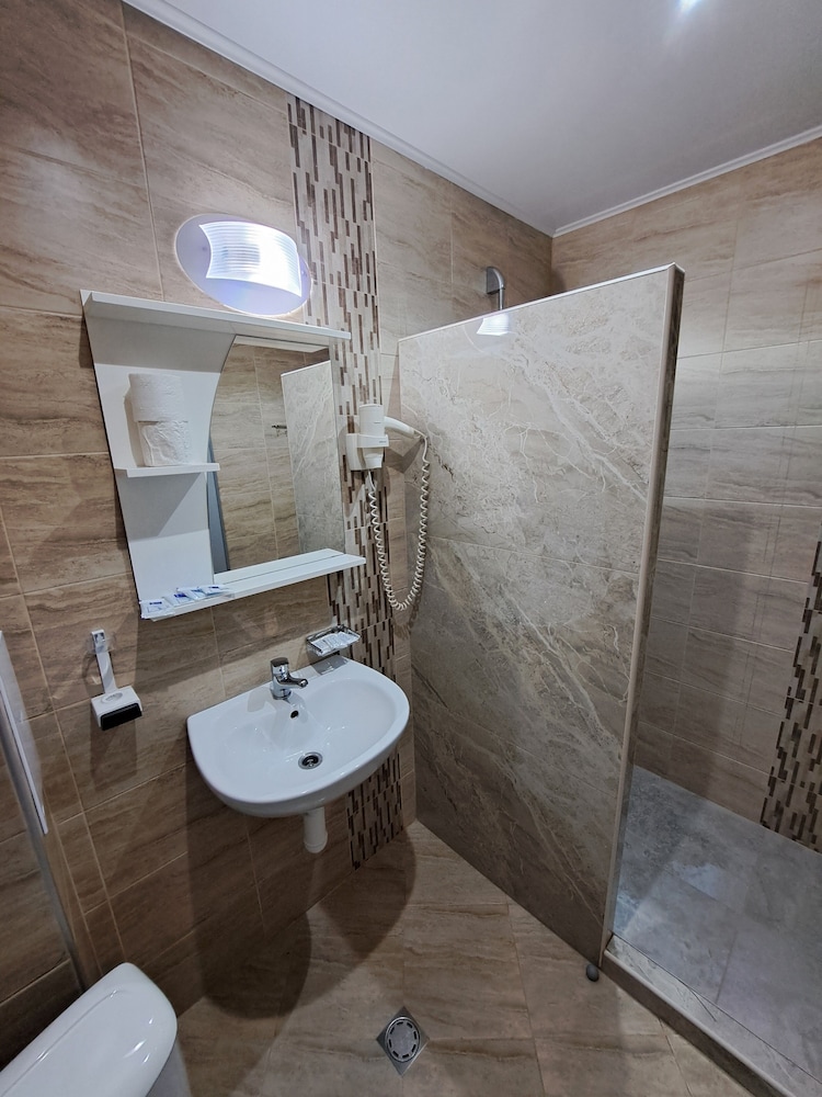 DELUXE, STUDIO, KING BED, SOFA