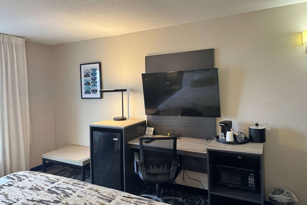 Wingate by Wyndham Dayton North 32/50