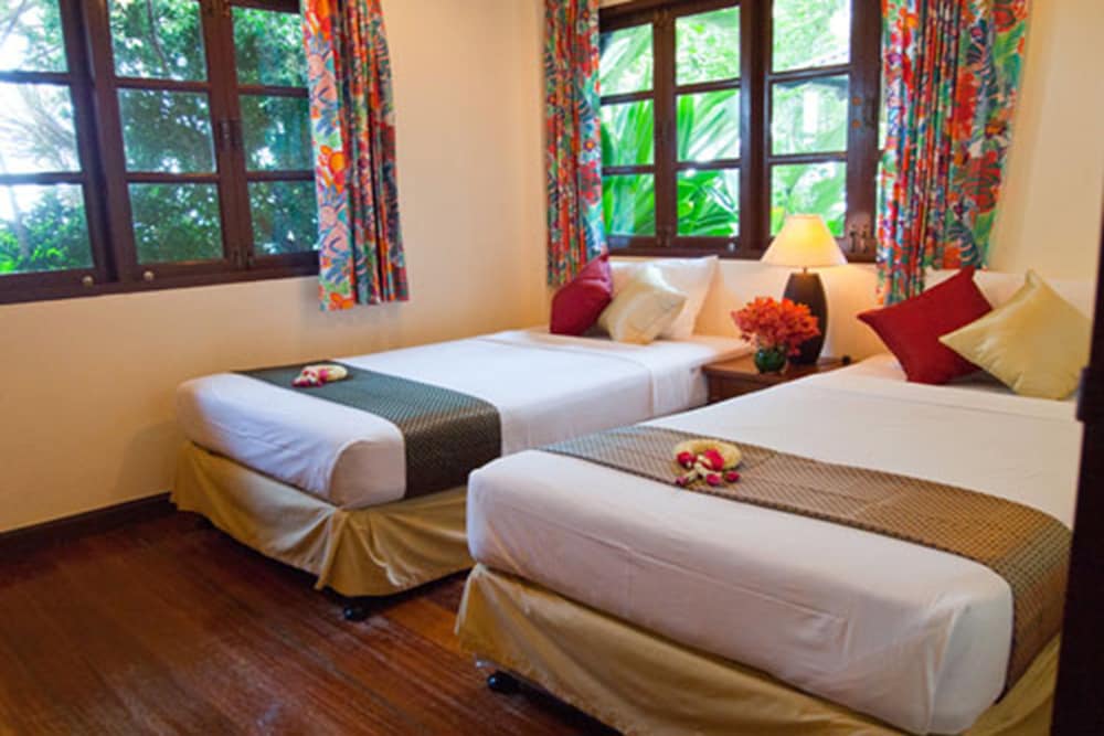 Baan Klang Aow Beach Resort 29/66