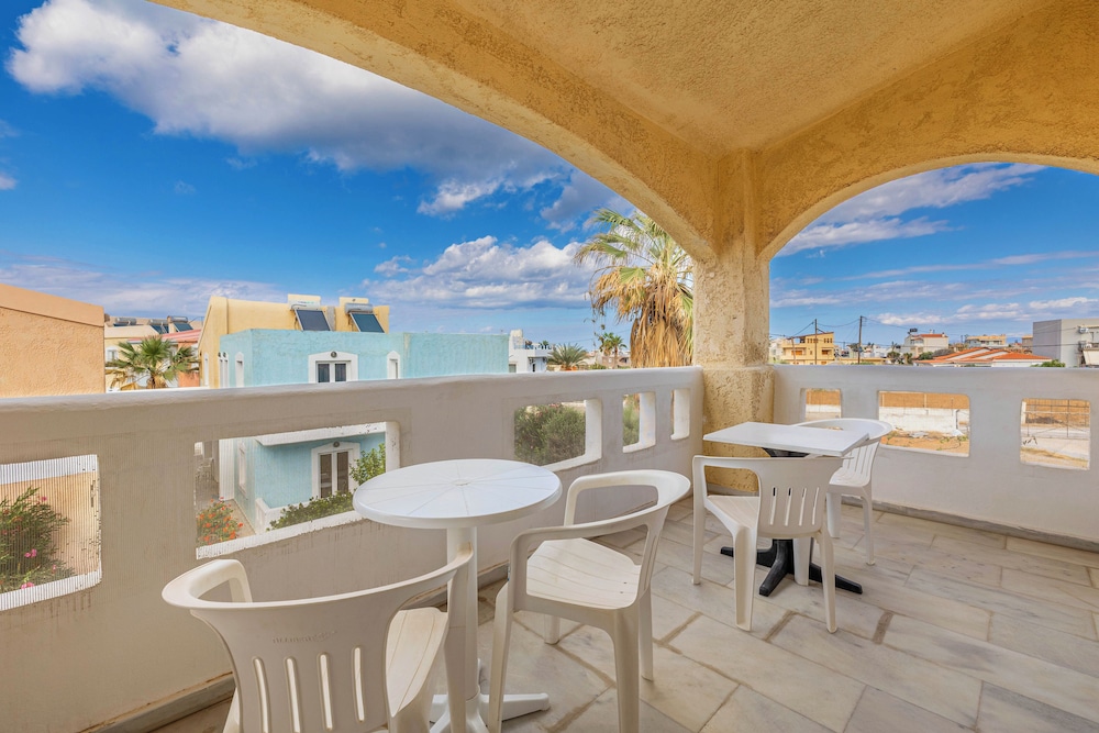 Niros Beach Apartments 43/58