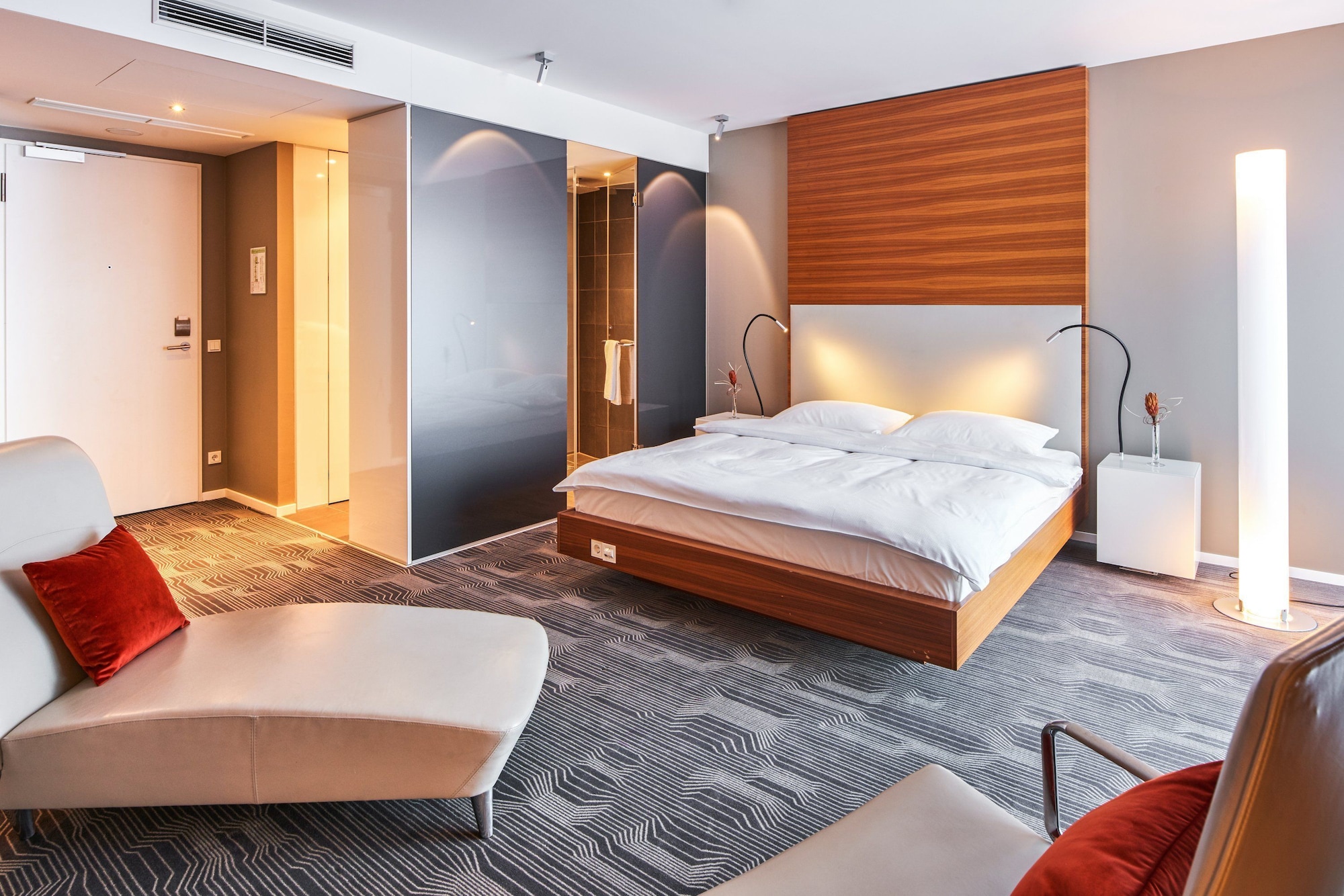 RESIDENCE, SUITE