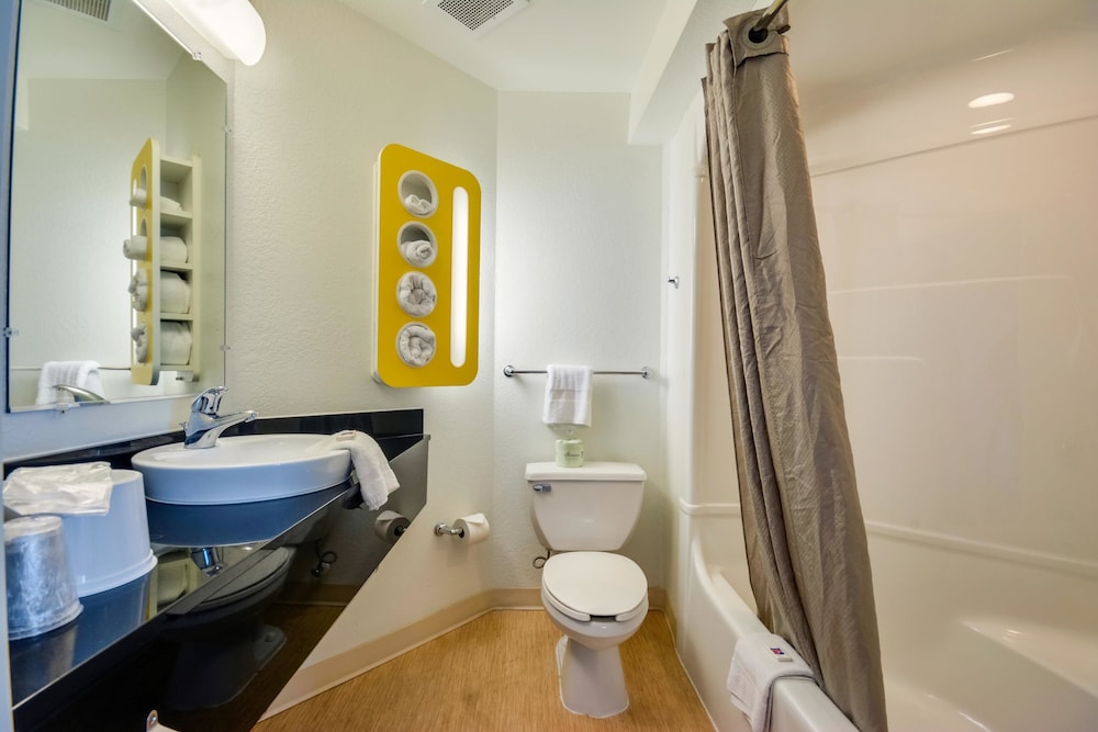 Motel6 Biloxi, MS - Beach 56/60
