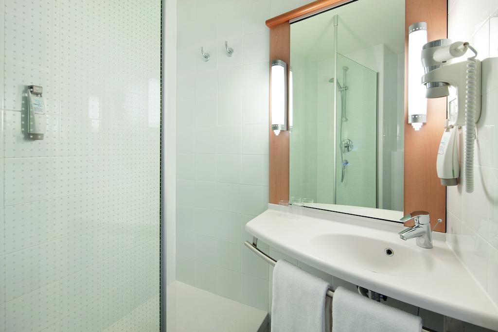غرفة قياسية بسرير مزدوج، Leonardo Hotel Verona 4/4