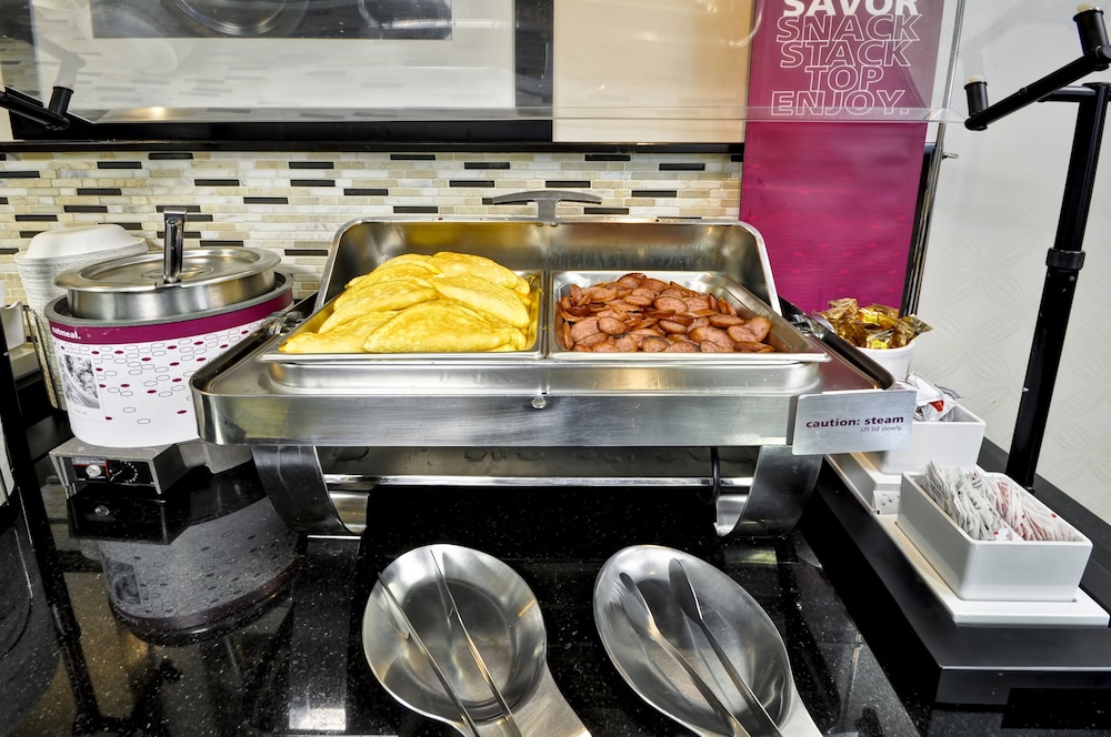 Hampton Inn Austin North At I - 35 & Hwy 183 32/42