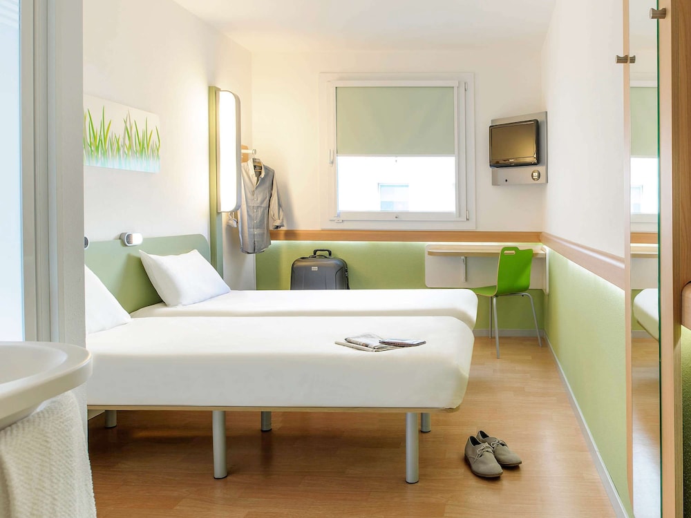 غرفة بسريرين منفصلين، Ibis budget Hamburg City Ost 5/7