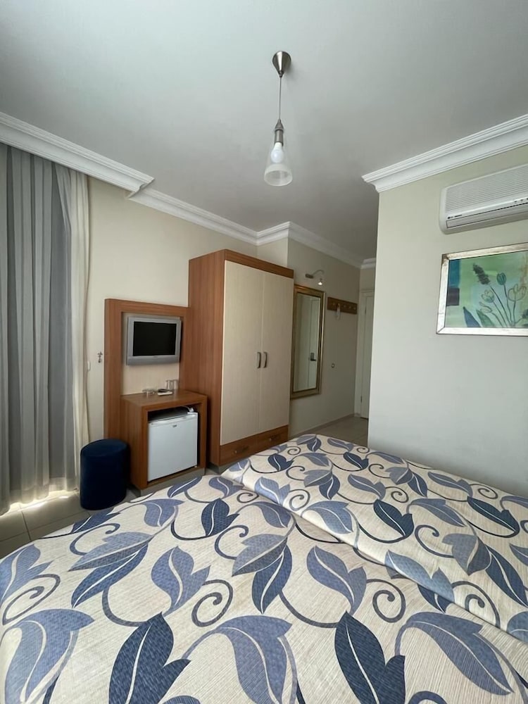 Villa Sunflower Hotel 44/50