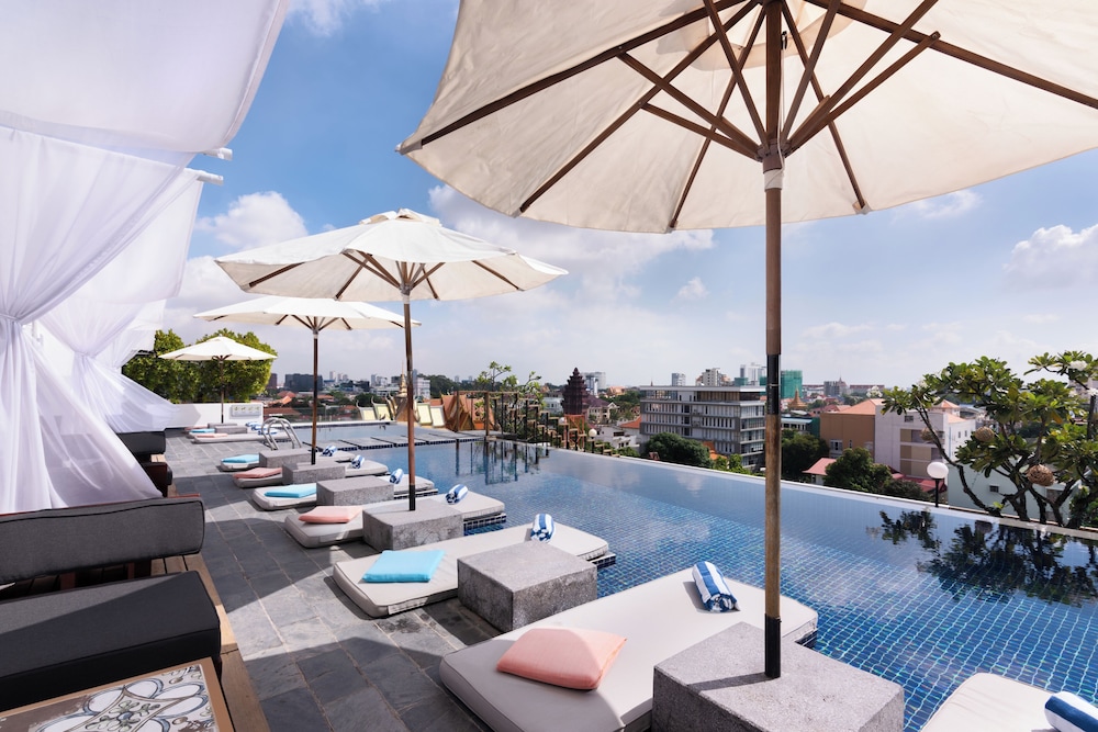 Patio Hotel & Urban Resort 45/73