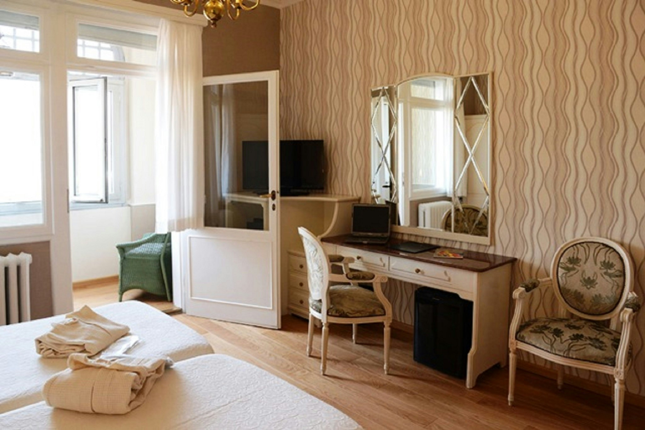 Hotel Metropole Suisse 12/21